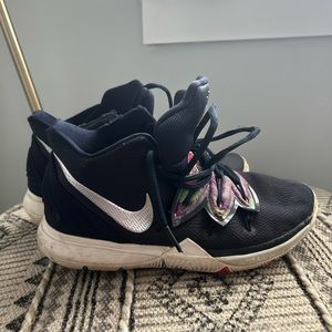 Nike Kyrie 5s ”galaxy”